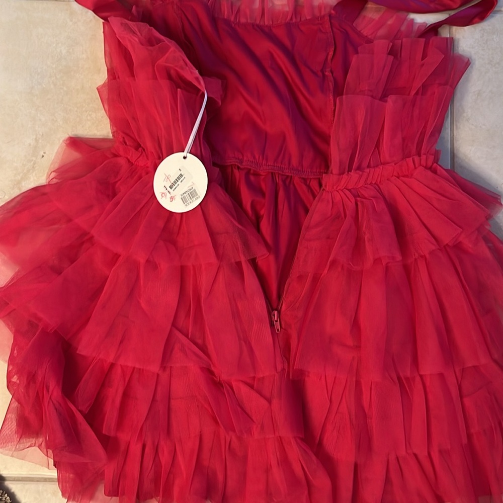 NWT. PINK RUFFLED DRESS. - Picture 4 of 6